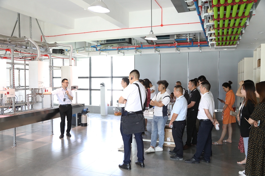 5efc51bd7bd0c.jpg 3q.jpg