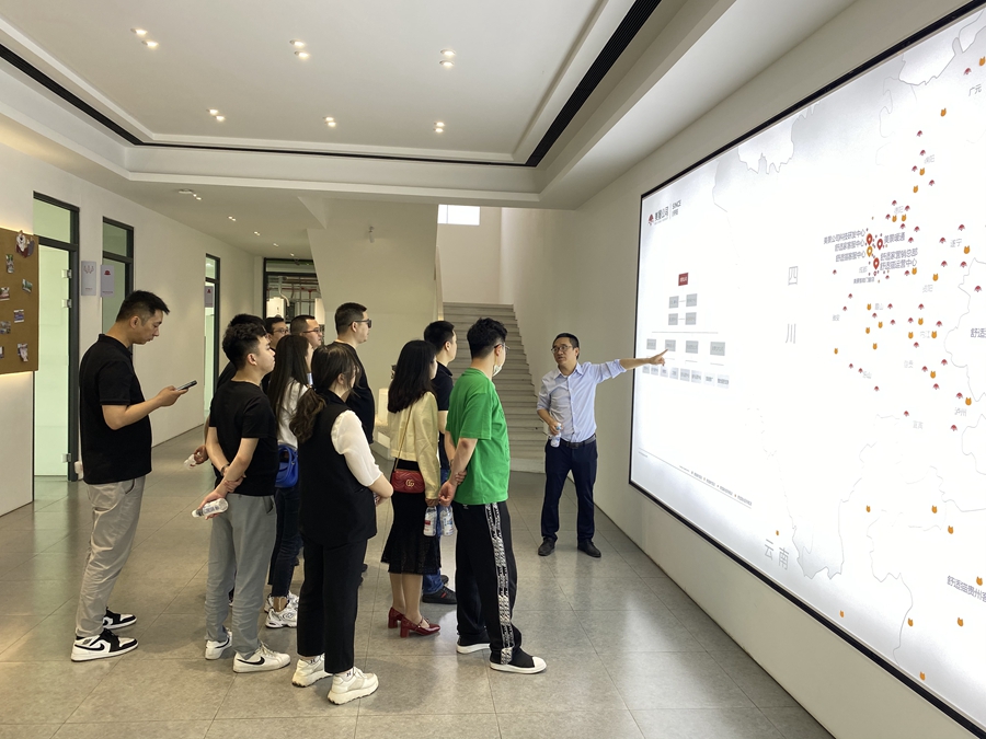 6278cfb2017ed.jpg 紅星美凱龍5.jpg